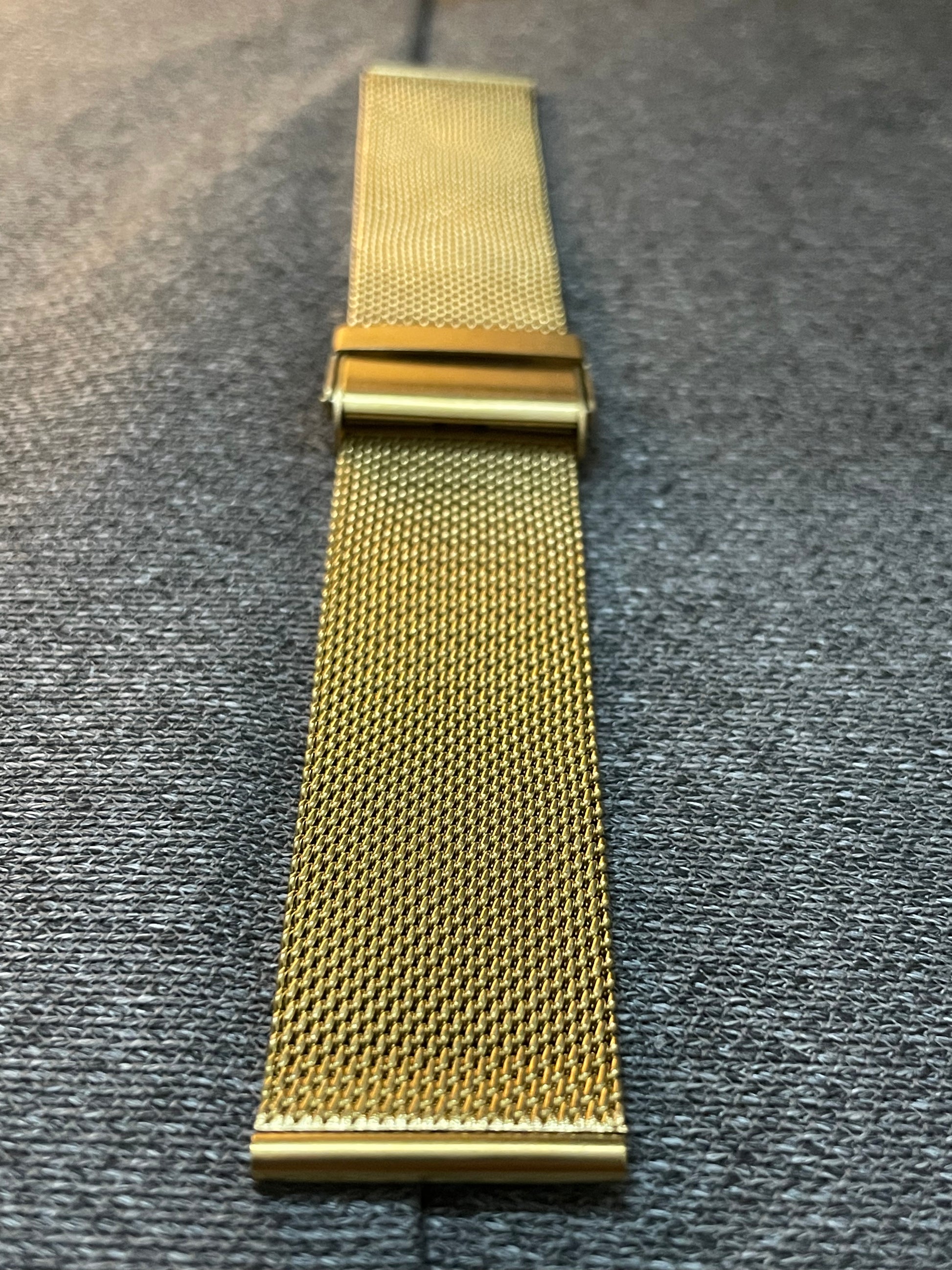 Gold mesh stainless steel watch bracelet with adjustable clasp – Milanese loop style – 18mm, 20mm, 22mm