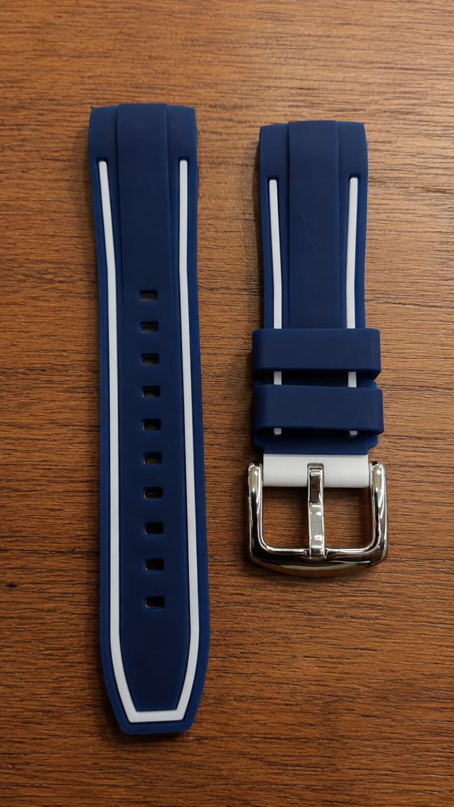 Premium 22mm Silicone Watch Strap – Blue and White stripe, C-Shape Curved Lug (Standard Pin Style)